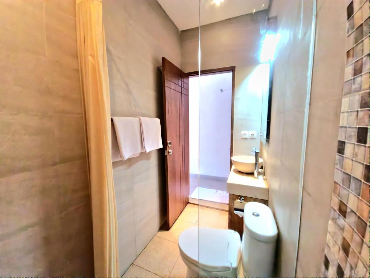 Kamandaka Hostel Kuta  Ngoại thất bức ảnh
