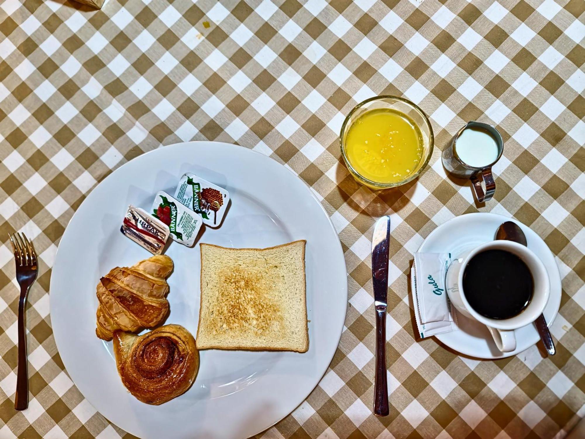 Kamandaka Hostel Kuta  Ngoại thất bức ảnh