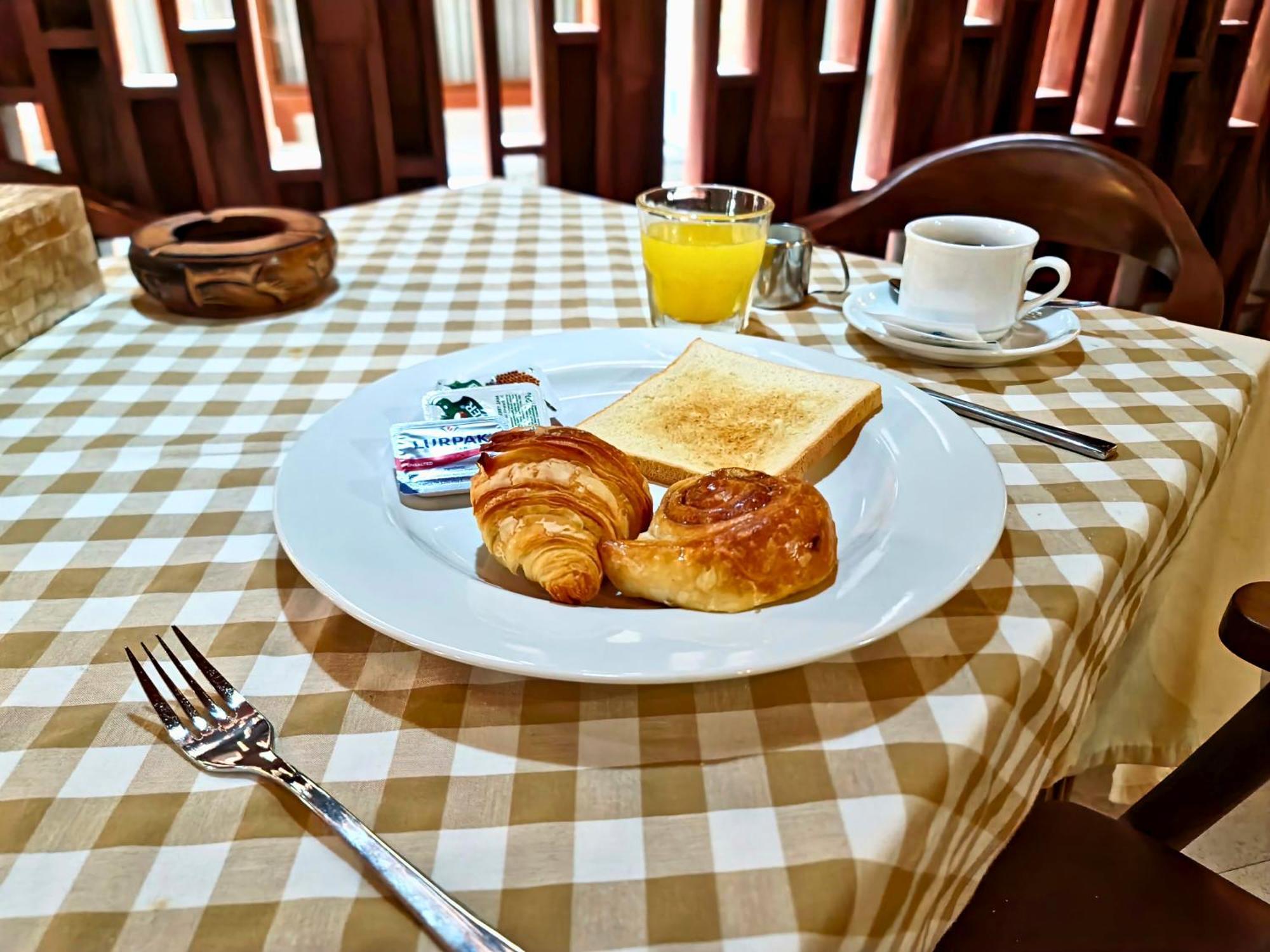 Kamandaka Hostel Kuta  Ngoại thất bức ảnh