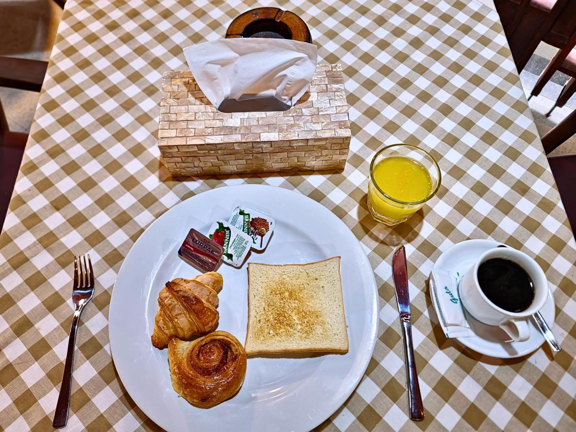 Kamandaka Hostel Kuta  Ngoại thất bức ảnh